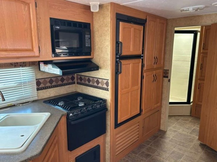 2010-keystone-laredo-28rbs-t/a-travel-trailer-4ydt-image-72