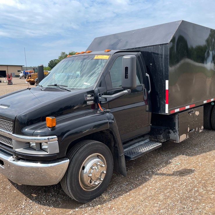 #1459 • 2005 Chevrolet 5500 Chipper Truck (Has MN Title)