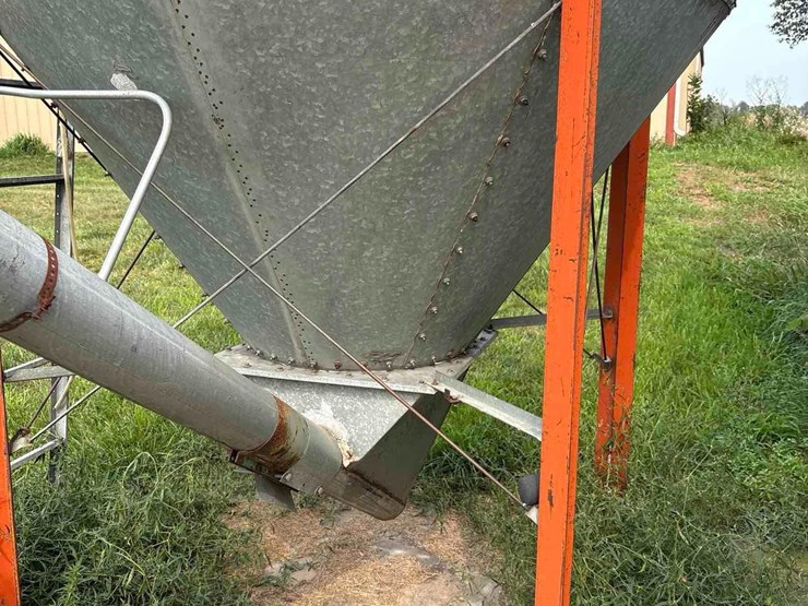 8-ton-bulk-bin/auger-image-9