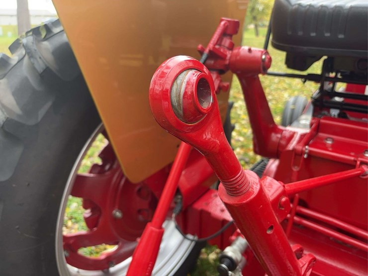 1970-farmall-544-hydro-diesel-row-crop-golden-demonstrator-image-70