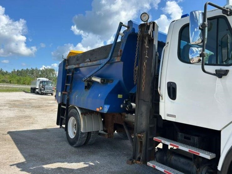 2006-freightliner-business-class-m2-s/a-1fvac3dj66-image-55