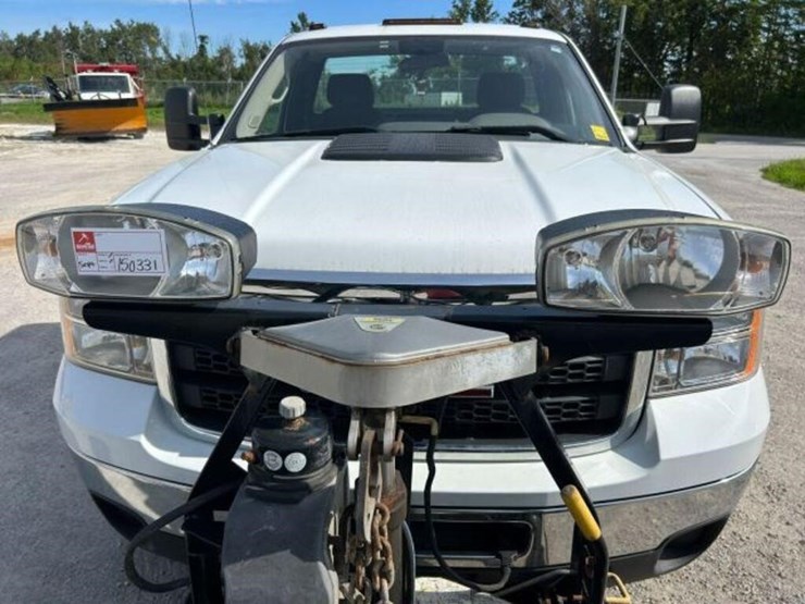 2014-gmc-sierra-3500-image-47
