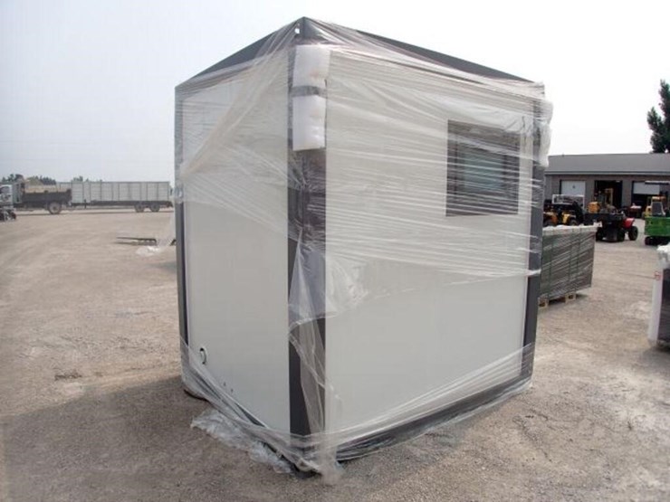 unused-bastone-portable-restroom-image-3