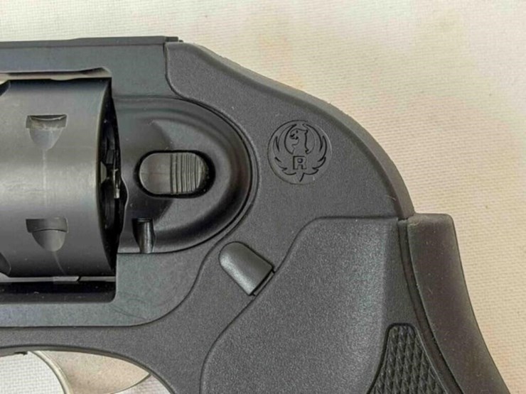 ruger-lcr-22lr-pistol-image-5