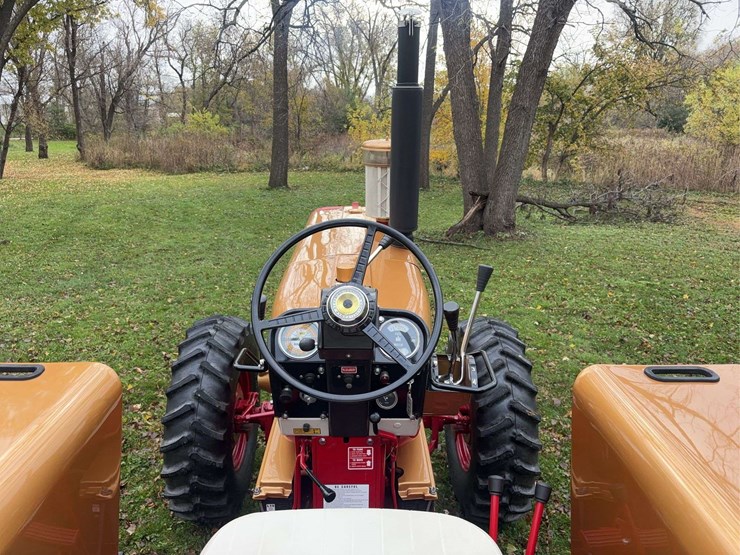1970-1456-farmall-row-crop-mfwa-golden-demonstrator-image-55