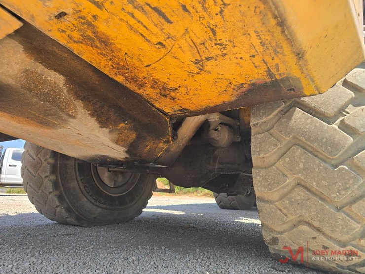 2005-deere-350d-image-22