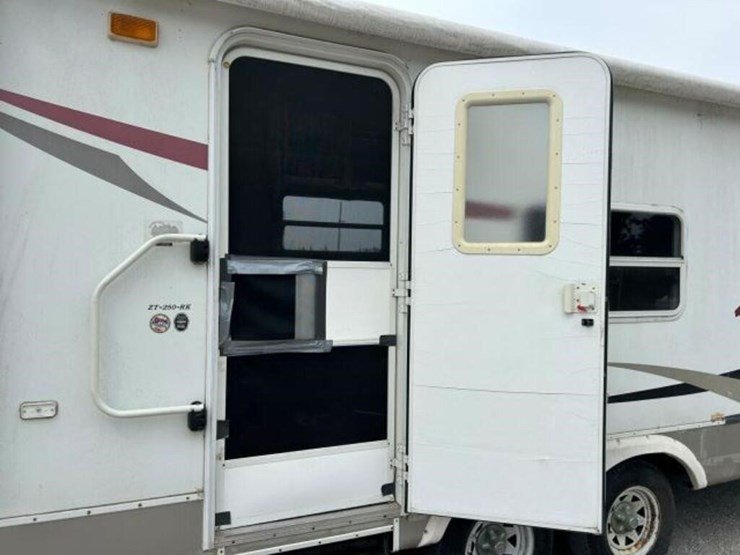 2010-crossroads-zinger-zt-250-rk-t/a-travel-4v0tc2-image-43