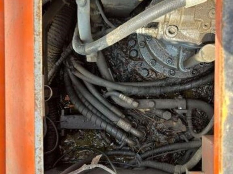 2007-hitachi-zx225us-lc-image-37