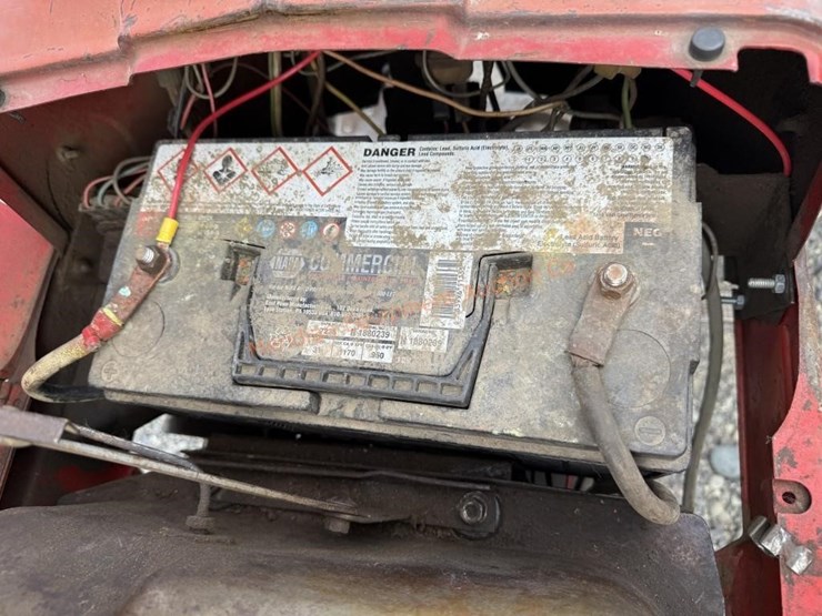 massey-ferguson-135-image-3