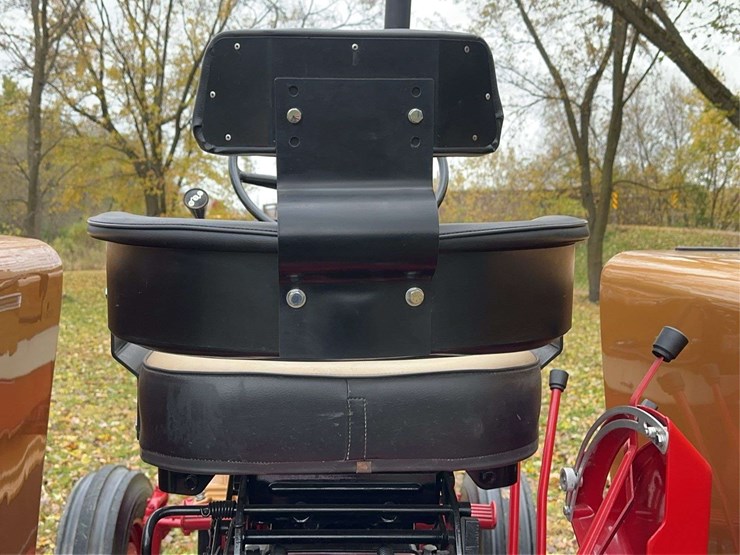 1970-1026-farmall-hydro-row-crop-golden-demonstrator-image-68