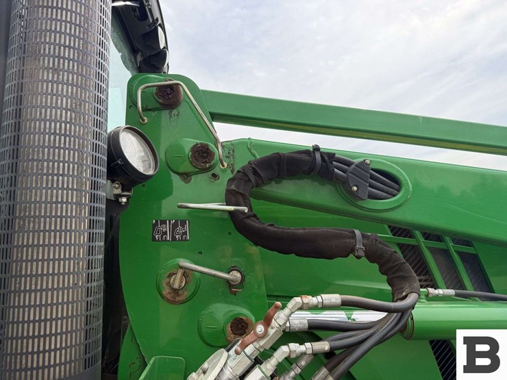 2015-john-deere-6210r-image-48