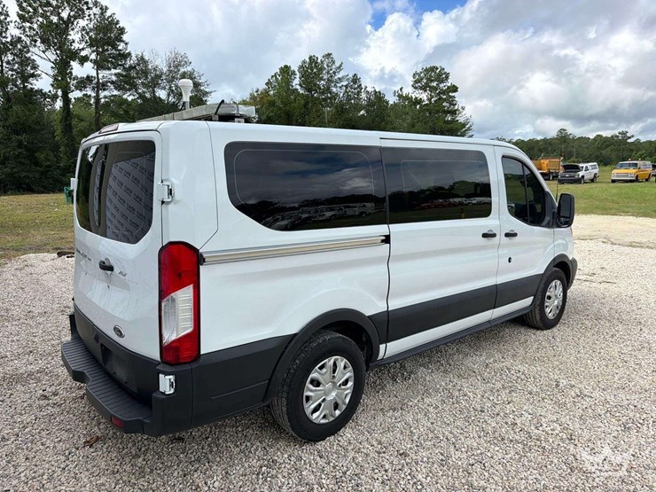 2019-ford-transit-image-2