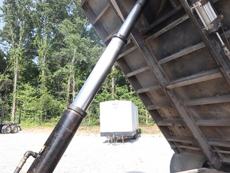 2005-international-durastar-4300-image-32