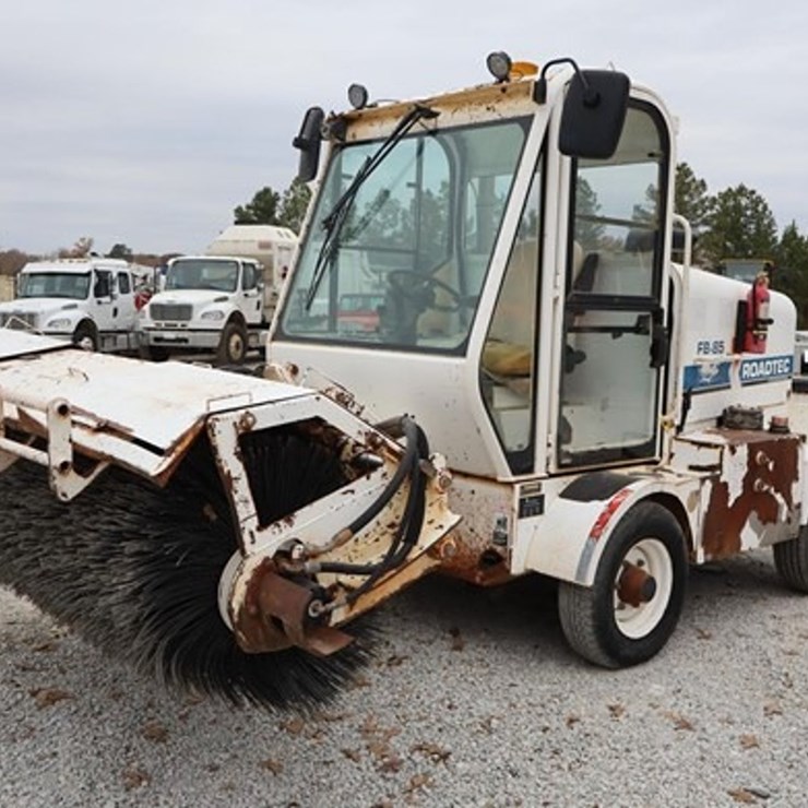 2011 ROADTEC FB85