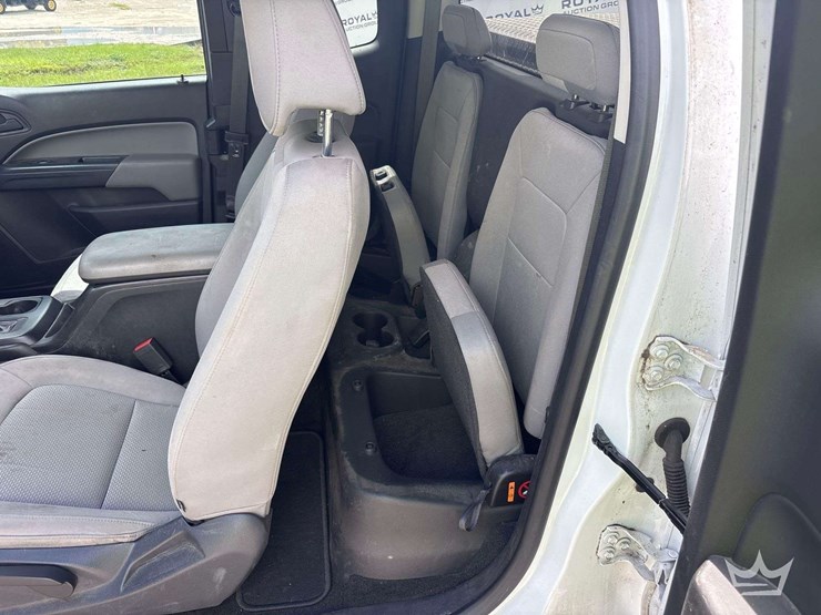 2018-chevrolet-colorado-image-15