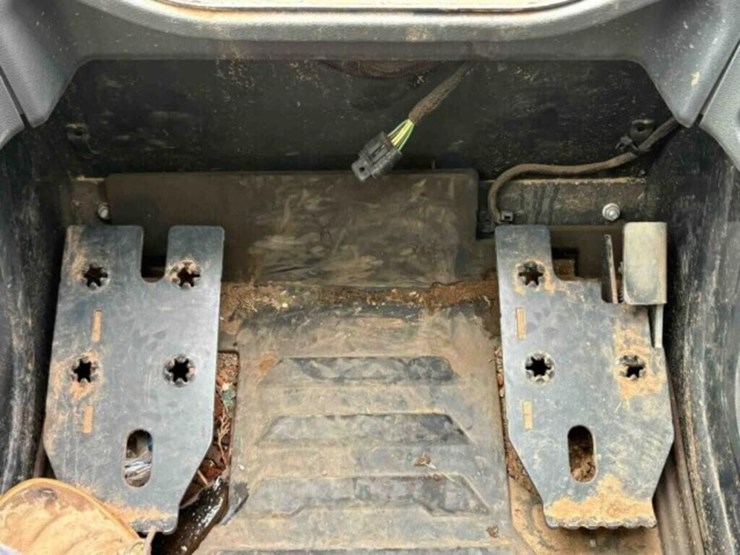 2024-bobcat-t76-image-22