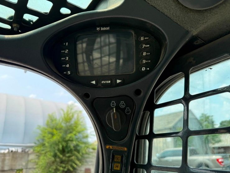 2012-bobcat-s630-image-11