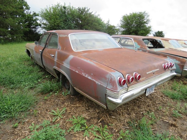 1965-chevrolet-impala-4dr-sedan-image-5