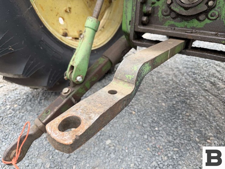 john-deere-3010-image-44