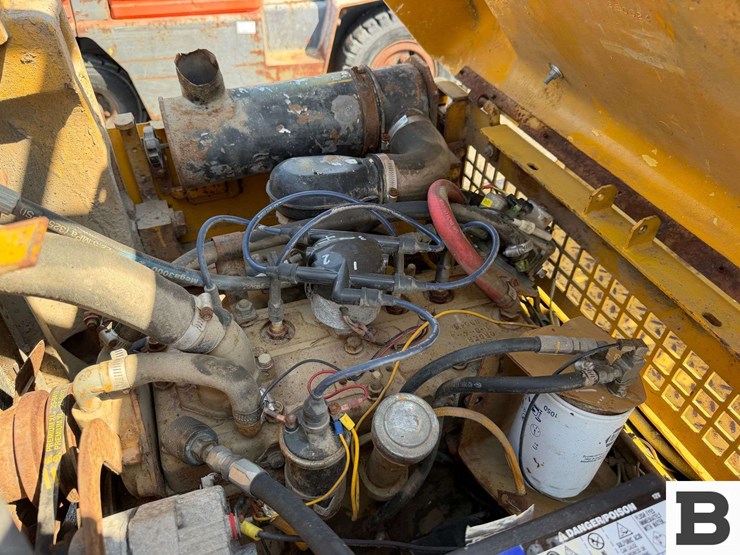 caterpillar-v40b-image-20