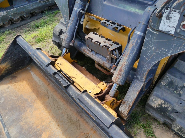 2019-deere-331g-image-11