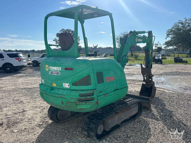 2018-takeuchi-tb230-image-3