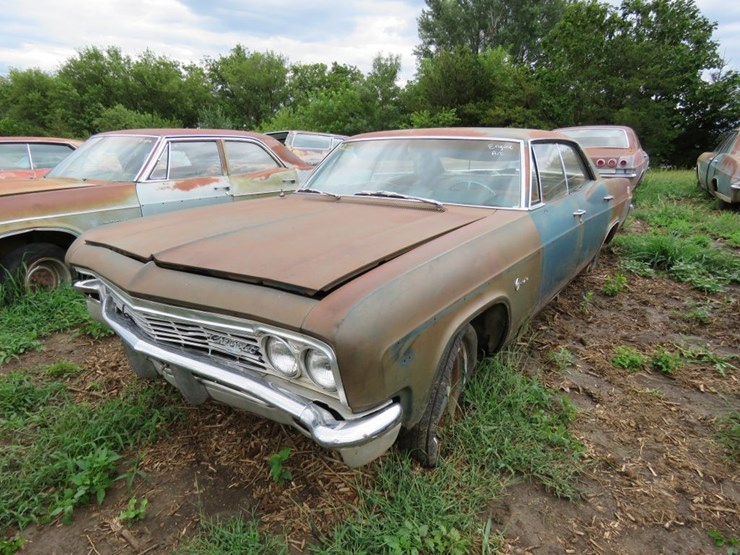 1966-chevrolet-impala-4dr-ht-image-7