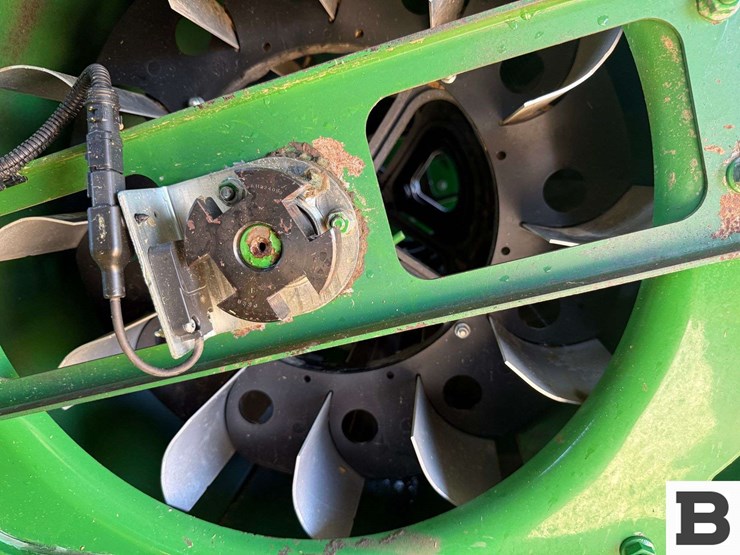 2014-john-deere-s660-image-25