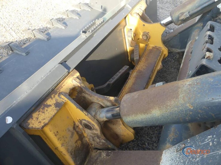 2023-deere-331g-image-5