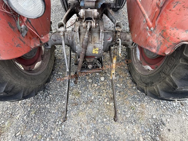 massey-ferguson-135-image-13