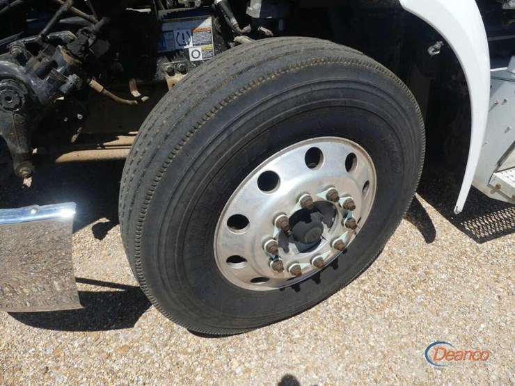 2016-peterbilt-579-image-12