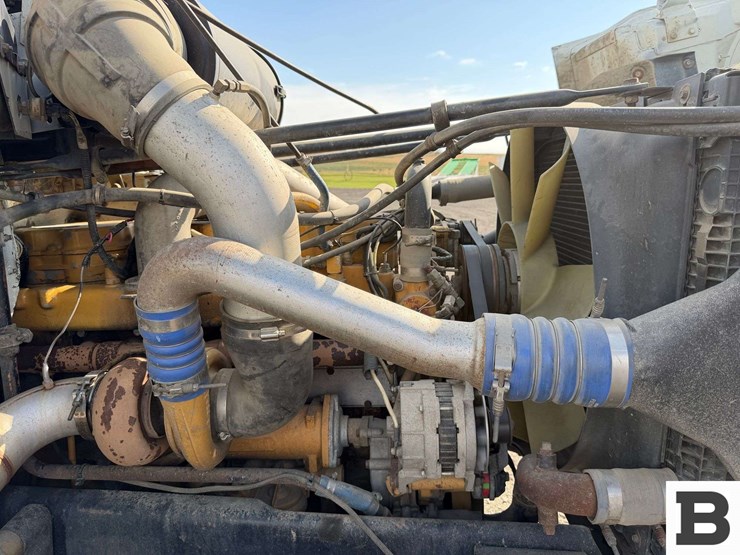1996-freightliner-fld112-image-51