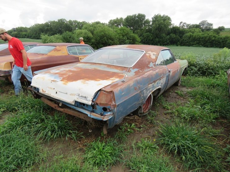 1966-chevrolet-impala-ss-2dr-ht-image-2