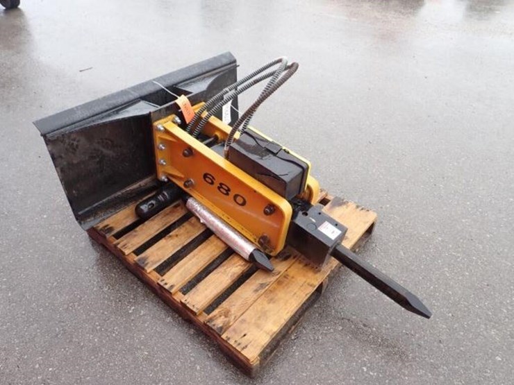 2025-cfo-industrial-skid-steer-hydraulic-hammer-ss-image-3