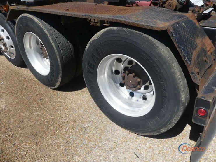 2012-kenworth-t800-image-4