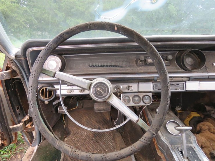 1965-chevrolet-impala-ss-2dr-ht-image-9