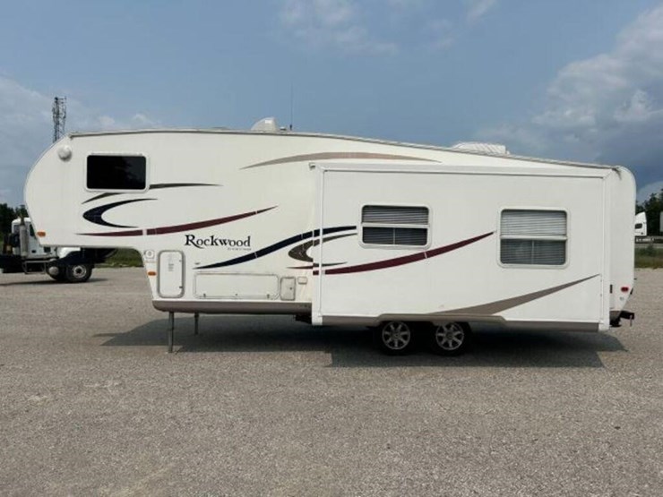 2006-forest-river-rockwood-8281ss-t/a-5th-wheel-4x-image-7