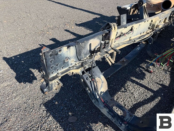 2013-volvo-vnl-truck-frame-image-7