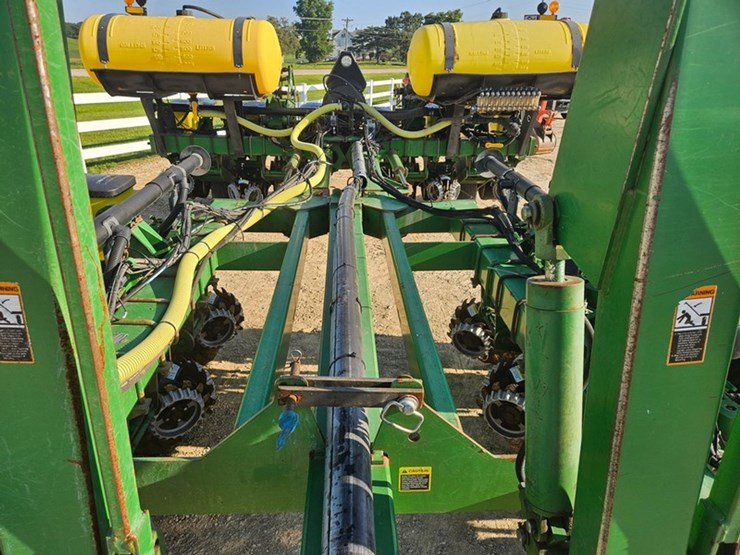 john-deere-1770-image-15