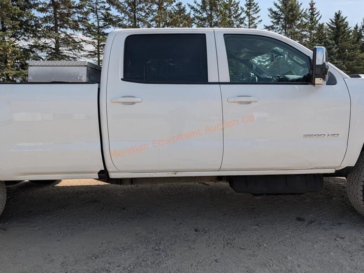 2017-chevrolet-silverado-3500-image-45