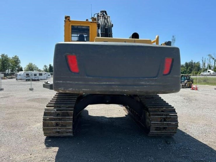 2012-volvo-fc2421c-image-4