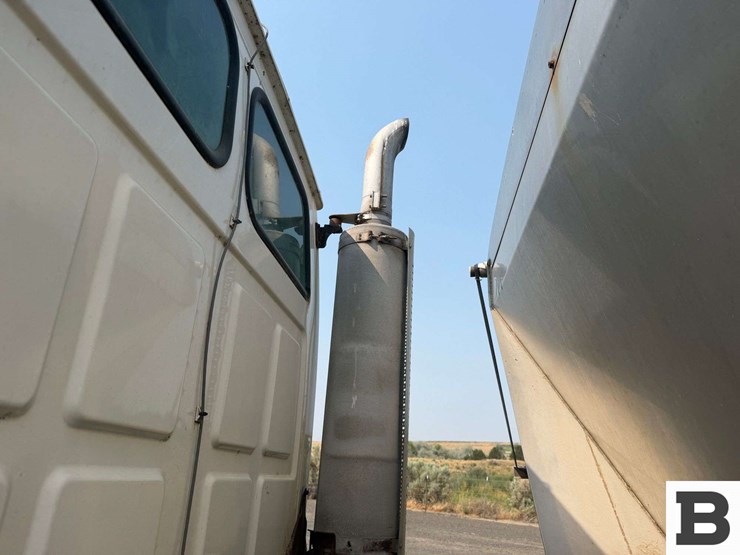 2007-sterling-l8500-image-20