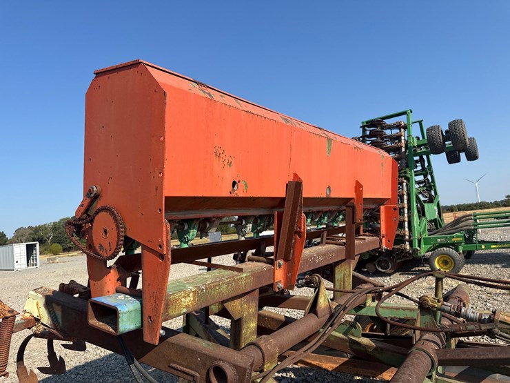 #49390-•-levee-squeezer-w/-seeder-inv#-49390-image-19