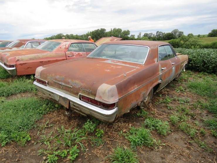 1966-chevrolet-impala-4drht-image-4