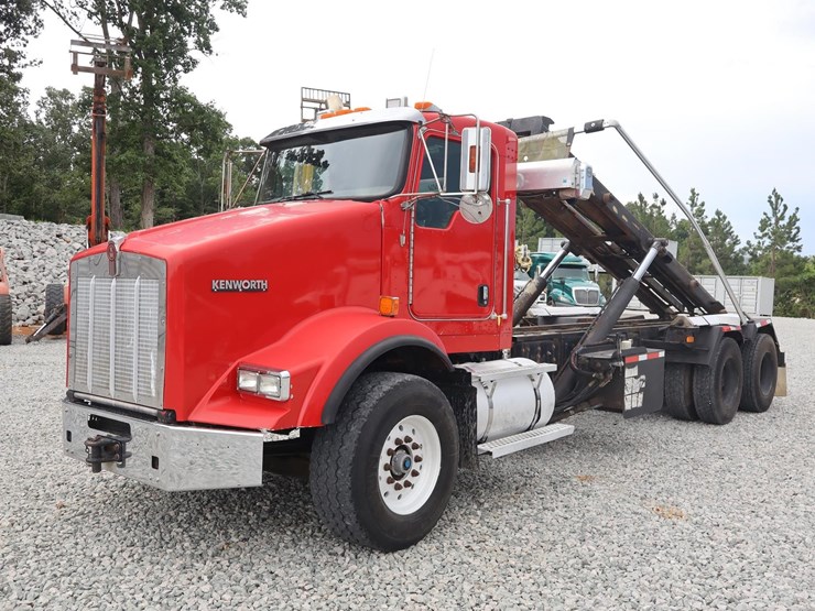 2011-kenworth-t800-image-1