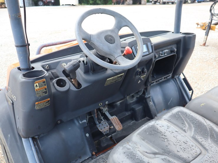 2016-kubota-rtvx1140-image-11