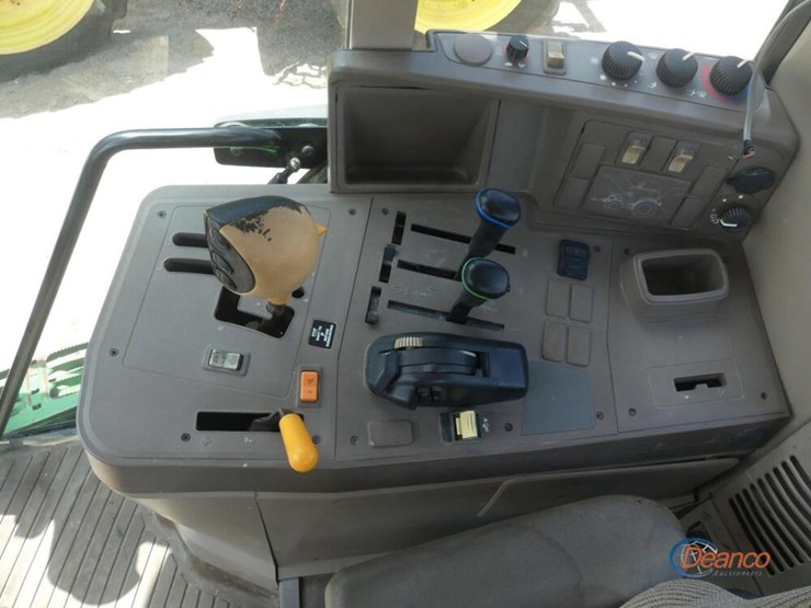 2014-john-deere-6105m-image-13