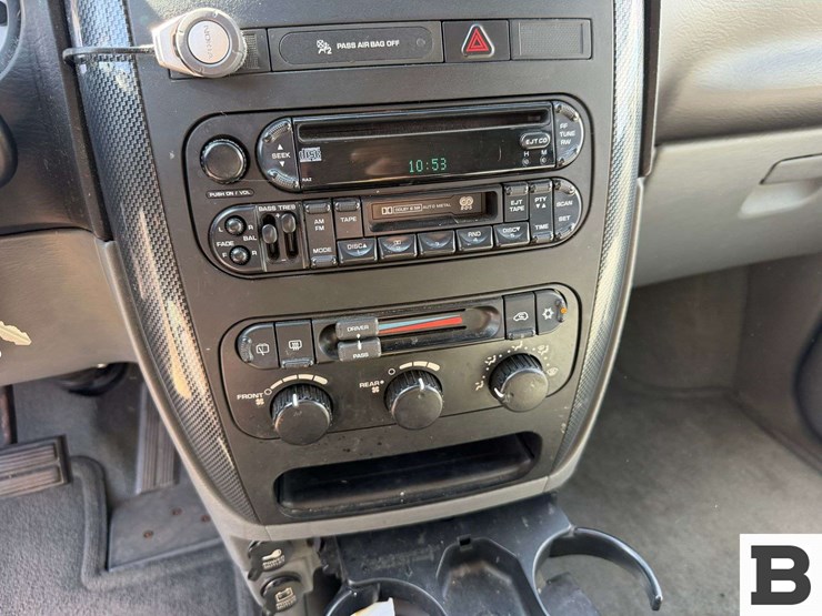 2005-dodge-grand-caravan-image-24