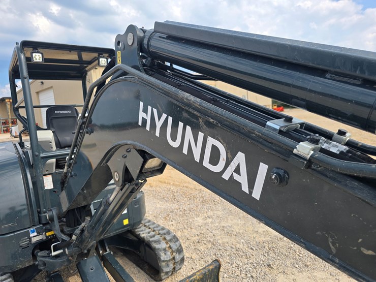 2024-hyundai-hx35az-image-41