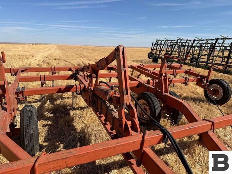 allis-chalmer-800-chisel-plow-image-13